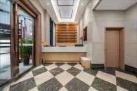 Sunny·Sunshine Selected Hotel (Xinyang Railway Station Tianrun Plaza Branch)
