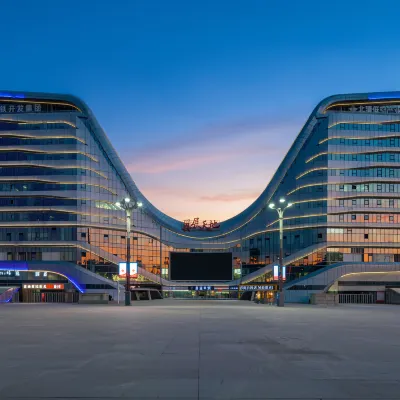 Lanbo Hotel (Urumqi Railway Station North Square) Hotels near Wulumuqi Children Park