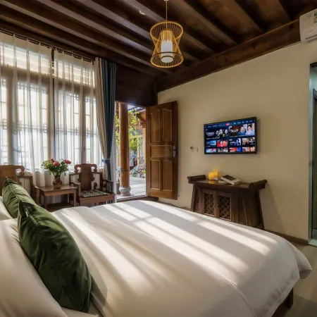 Meiqi Naxi Inn