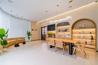 Zion Future Smart · City Center · High-altitude Scenic Hotel (Jiaxing Nanhu Huafu BaBaiBan) - avec sources thermales