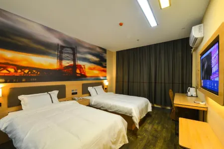 Shankee Hotel (Qinyang Chuntianli) Отели рядом с достопримечательностью «Langya Zhuangshi Songxueyi Memorial Hall»