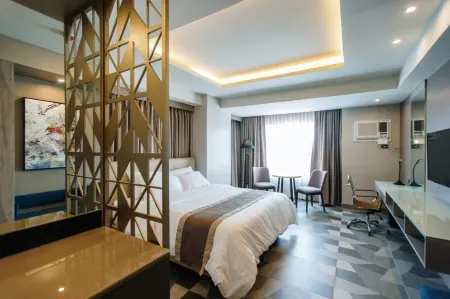 Zuri Hotel