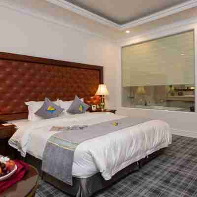 THE SHINE HOTEL Rooms
