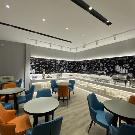Jiatai Chain Business Hotel (Yingkou Railway Station Store)