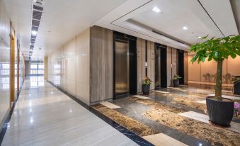 Tian·ONE Light Luxury Serviced Apartment (Zhuhai Gongbei Port Zhong'an Plaza)