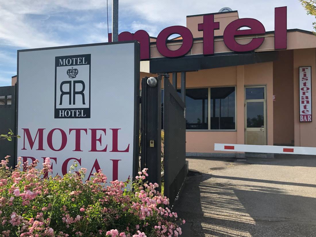 Hotel Motel Regal-Vermezzo Updated 2022 Room Price-Reviews & Deals |  Trip.com