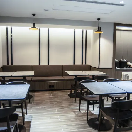 Homeinn Selected Hotel (Hengshui Huizhong Outlet Hengshui High School Branch)