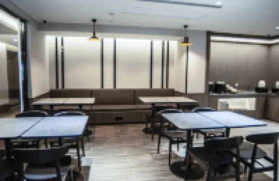 Homeinn Selected Hotel (Hengshui Huizhong Outlet Hengshui High School Branch)