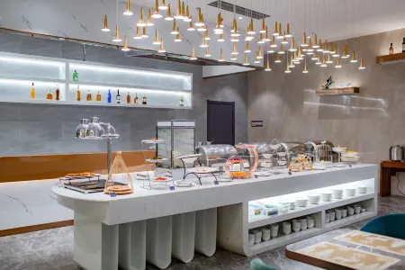 Jingzhou high-speed railway station Fangte Branch Lanou International Hotel