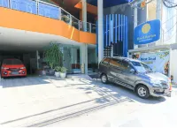 Hotel Berlian International Hotel berhampiran Wisata Jati sewu Gresik