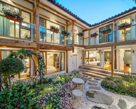 Huashijian Inn (Lijiang Ancient City Mufu Branch) โรงแรมในลี่เจียง