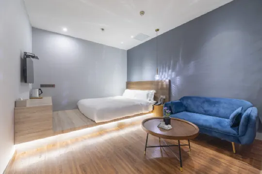 Rose Art Hotel (Ningbo Beilun Yintai City Store)