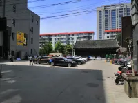City Comfort Premier Hotel (Xuzhou  Suning Plaza Deji Plaza) - 駐車場