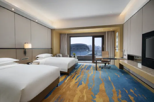 InterContinental Hotels WUHAN by IHG Отели рядом с достопримечательностью «Wuhan International Expo Center»