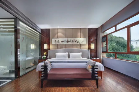 Elephant Trunk Hill Hotel