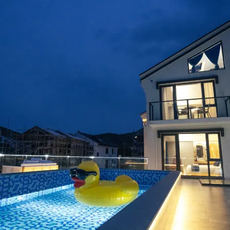 Zhujiajian Seawater Blue · SeaBlue Seaview Garden Villa