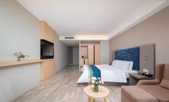 Homeinn Selected Hotel (Lincang Washan Fengcheng Railway Station)