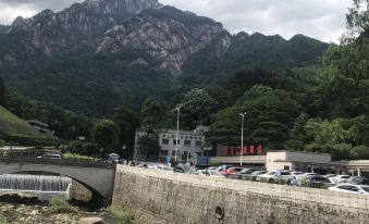 Lovely Camel Hotel (Huangshan South Gate Transfer Center)