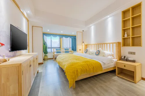 Yuejianglou Homestay (Zhangjiajie Dayong Ancient City Pedestrian Street Branch) - Condos