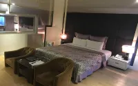 Discovery Motel - Tucheng - Motels