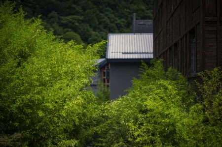 Confucius  Hotel Отели рядом с достопримечательностью «Guizhou Aviation Vocational and Technical College»