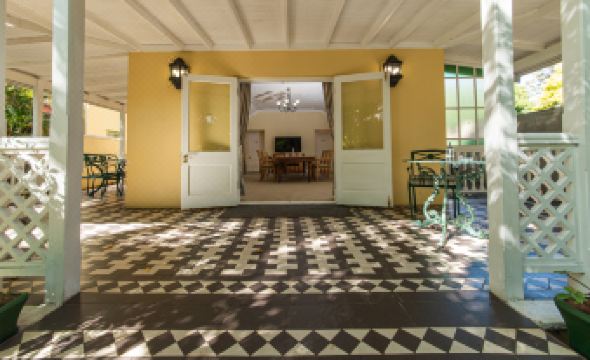 Hacklewood Hill Country House