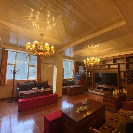 Xinlong Shangri-La Homestay