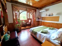 Qinde Inn Yixian Hongcun Sheying Family