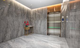 Tenwood Hotel (Xihua Road Caihongqiao Subway Station)