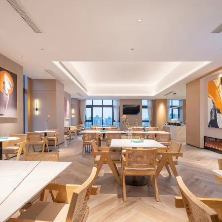 Shiyue Hotel (Original Works of Yibin West District)