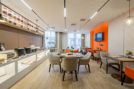 Echarm Hotel (Yunmeng Mengze Lake) Отели рядом с достопримечательностью «Hubei Xiangyun Bay Cultural Tourism Scenic Area»