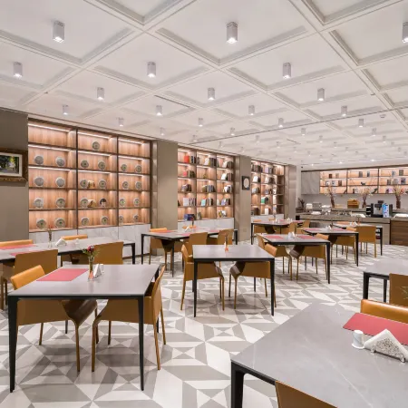 Park Plaza Hotel Beijing CBD Area Отели рядом с достопримечательностью «Станция Sihui»