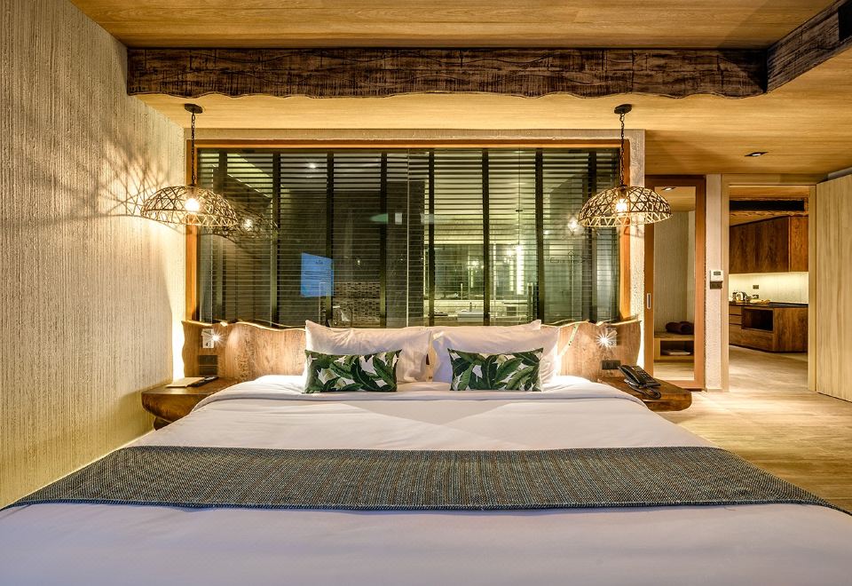 칼리마 리조트 & 빌라 카오락의 현대적인 건물 외관