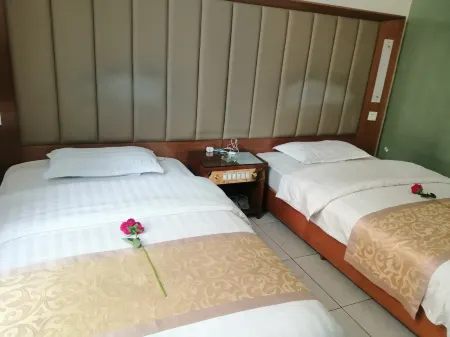 Danfeng Youth Business Hotel