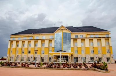 Crispan Suites and Event Center Hotels in 