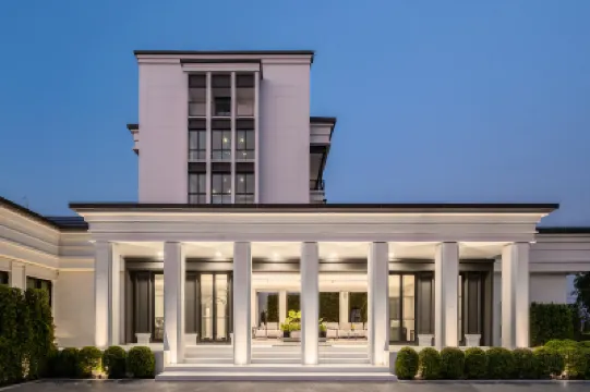 Manhattan Pattaya Hotel Hotels near The Sanctuary of Truth