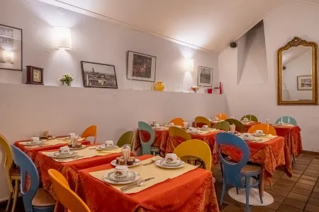 Hôtel Baudelaire Opéra Отели рядом с достопримечательностью «Музей Орсе»