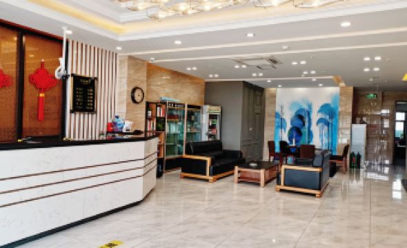 Korla Mingyue Crown Hotel (Train Station)