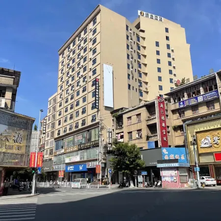 Jtour Inn Hotel (Yulin Bobai County Government Cultural Pedestrian Street)