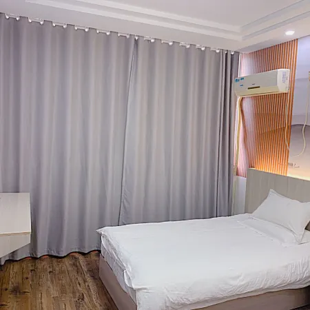 Xiangxiang Holiday Hotel