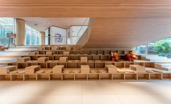 Qingyuan Qushu Rongchuang Xigu Secret Land Hotel