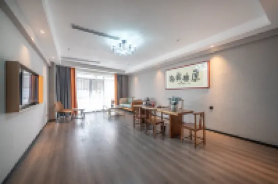 Longjia Hotel