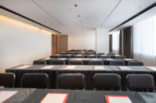 久歌棠梨ホテル（済南大明湖泉城広場）