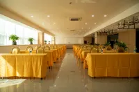 Cloud Hotel Yining
