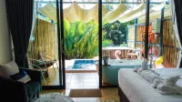 Phetra Pool Villas - Pools