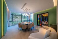 Chongyi No.8 Secret Land New Hakka Light Luxury Homestay