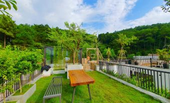 Venus Villa Flamingo Dai Lai by MAPSTAR