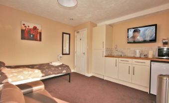 Central Studios Gloucester Road by Roomsbooked