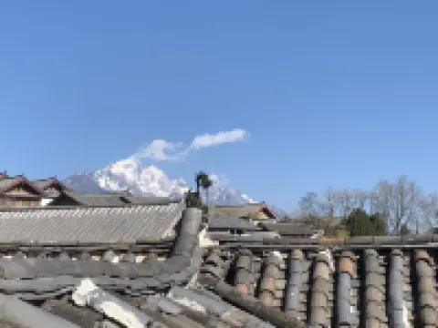 Chenyian Chinese Inn (The Old Town of Lijiang Shizishan)