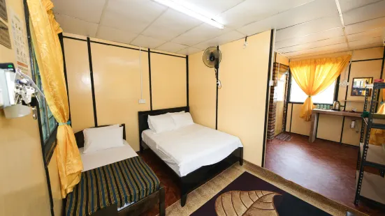 OYO 90960 Rajawali D'cabin Chalet Roomstay